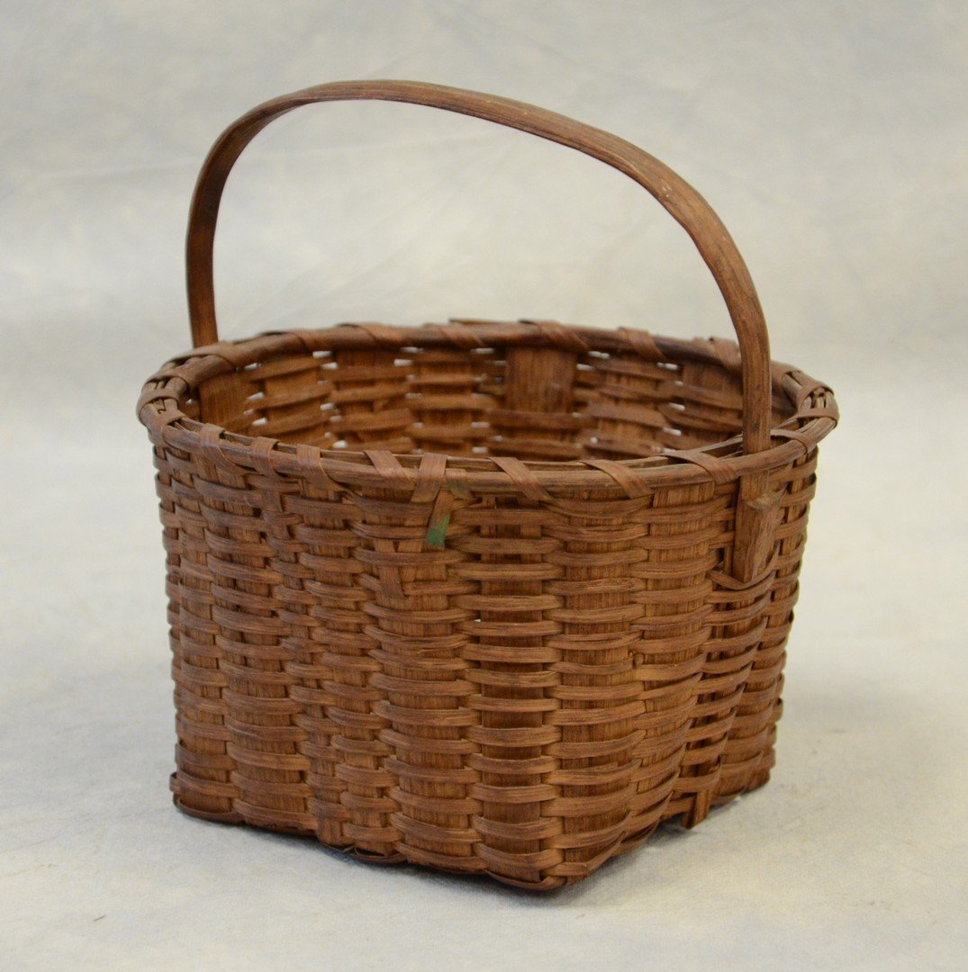 Miniature child's egg basket, oak splint, square (1 of 3)