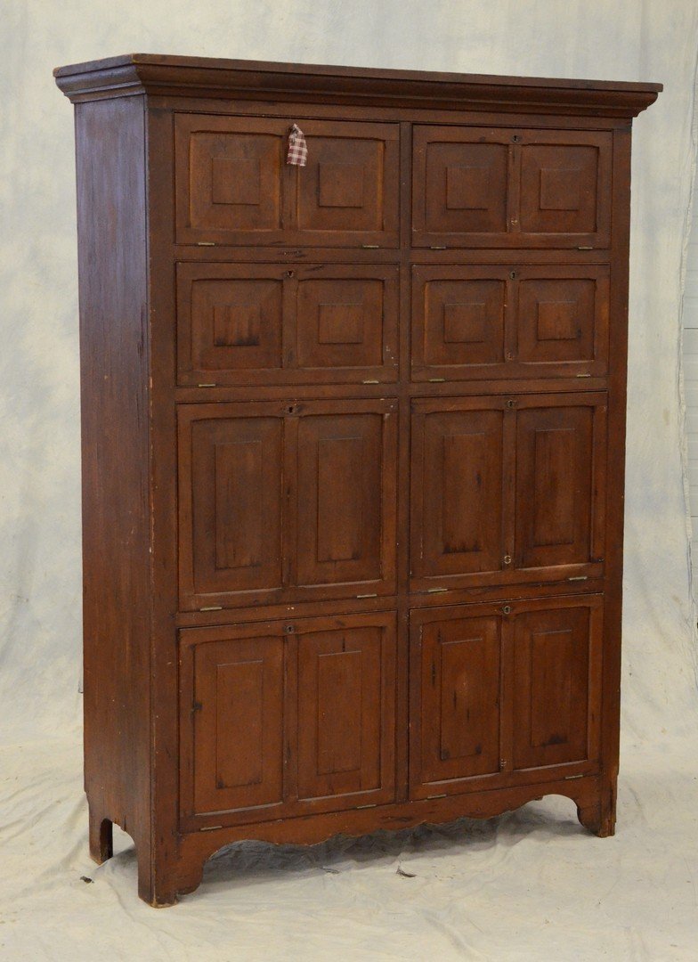 Pine linen cupboard, with 4 small and 4 large fall (1 of 2)