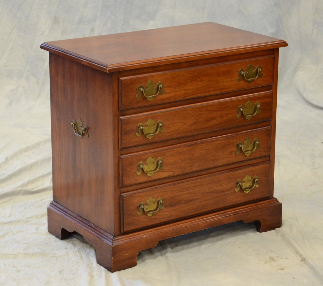 Henkel Harris wild black cherry 4-drawer bachelor's (1 of 2)