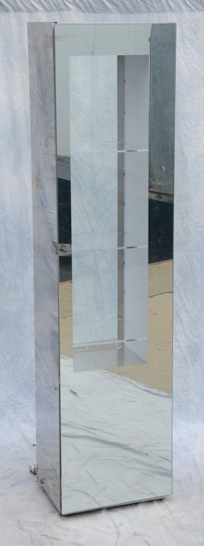 Four-Sided Mirrored Glass Illuminated Luxury Store (1 of 2)