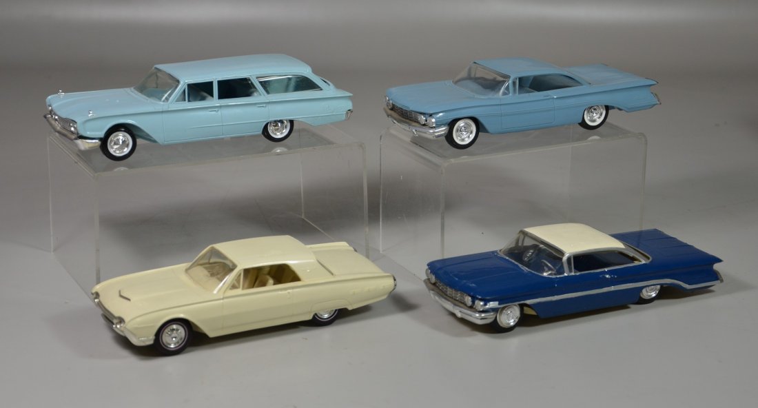 (4) All plastic model cars, GM Ninety-Eight (dark (1 of 1)