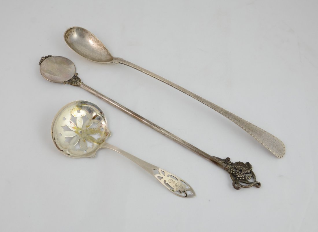 Sterling silver drink stirrer with grapevine & cluster (1 of 1)