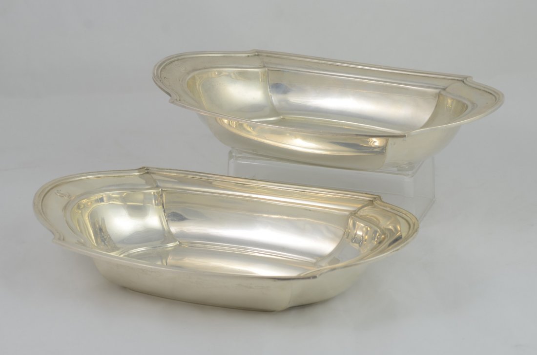 (2) Wallace sterling silver oval scalloped serving (1 of 3)