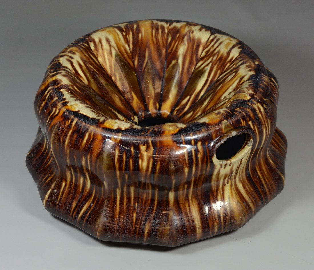 Large Rockingham glaze pottery spittoon, 14" d: Large Rockingham glaze pottery spittoon, 14" d