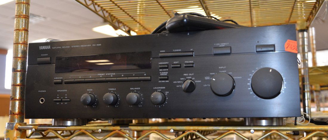 (2) receivers Harmon Kardon AVR 510; Yamaha RX595 (1 of 2)