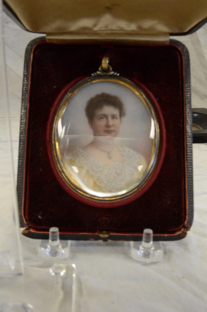 Oval engraved ivory portrait of lady, early 20th C (1 of 1)
