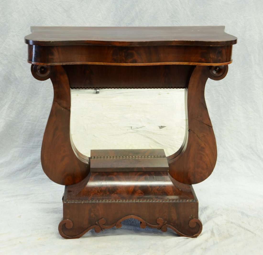 American Federal mahogany petticoat mirror, serpentine (1 of 1)