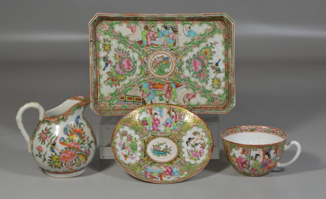 4 Pieces of Chinese Export Rose Medallion, to include: (1 of 3)