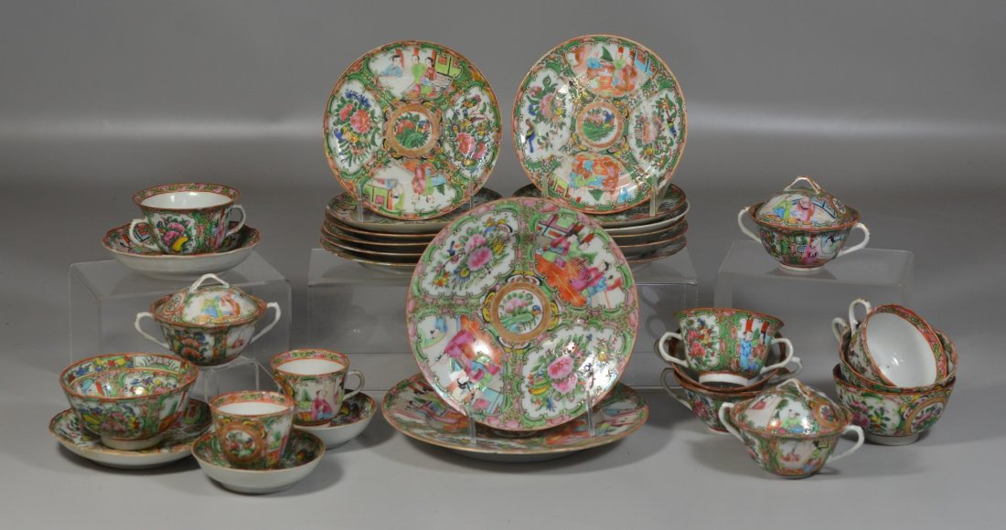 34 Pieces of Chinese Export Rose Medallion, to include: (1 of 1)