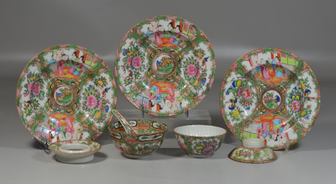 8 pcs Chinese export Rose Medallion, to include: 3 soup (1 of 4)