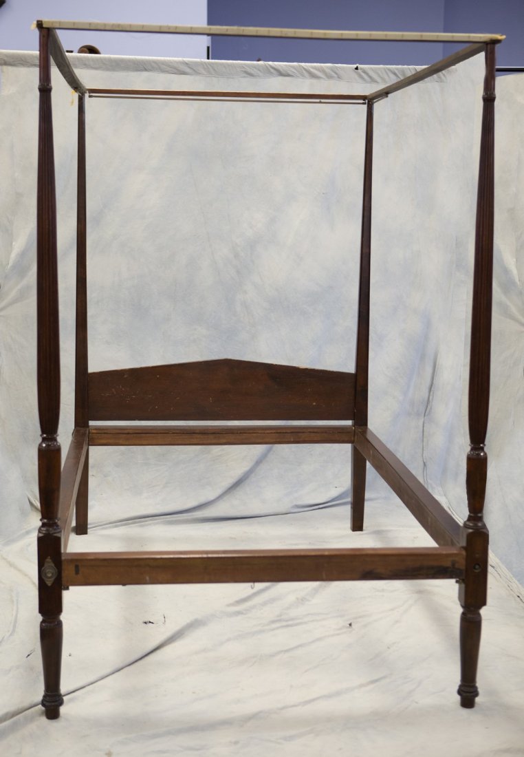 Mahogany Sheraton 4-post bed, square tapered head posts (1 of 2)