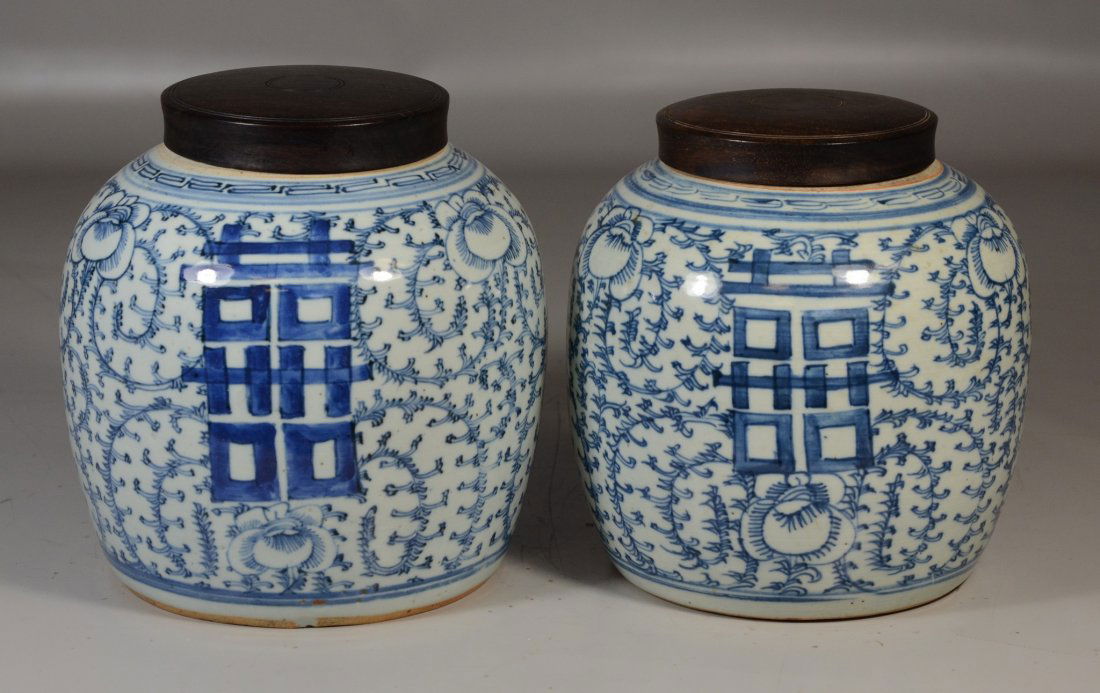 2 Chinese blue & white ginger jars with double (1 of 5)