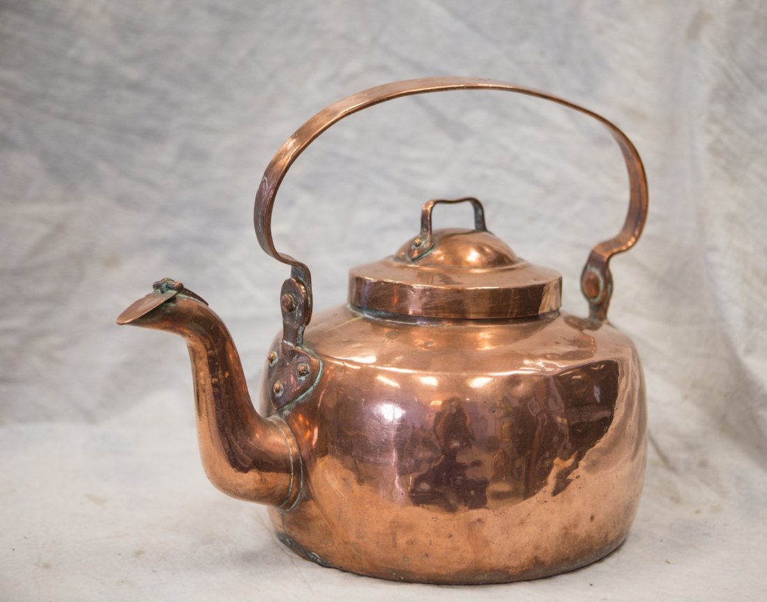 Early Continental copper dovetailed bottomed kettle (1 of 1)