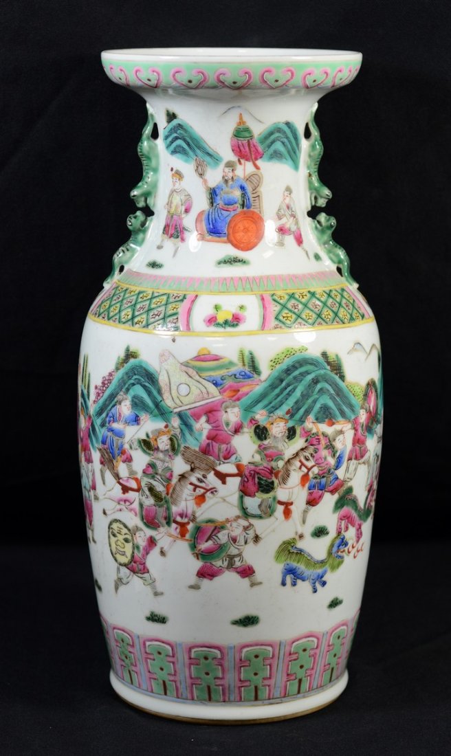 Chinese Famille Rose vase with battle scene of (1 of 5)
