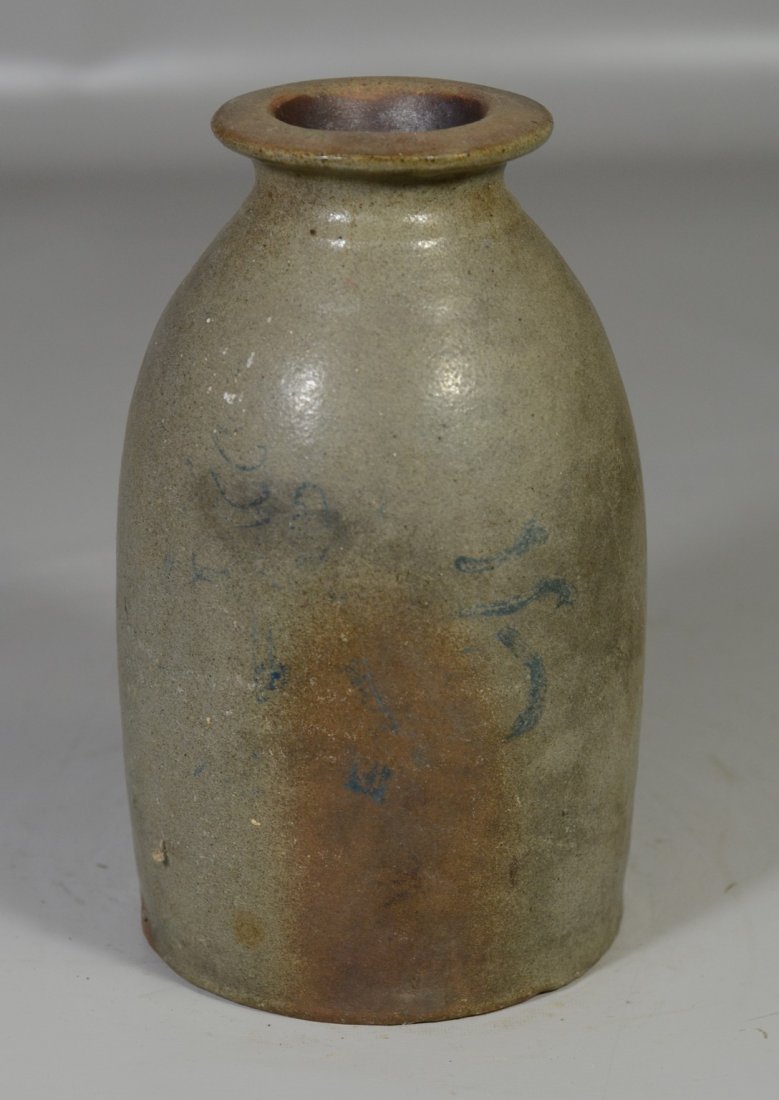Blue decorated stoneware jar, small chip to underside (1 of 5)