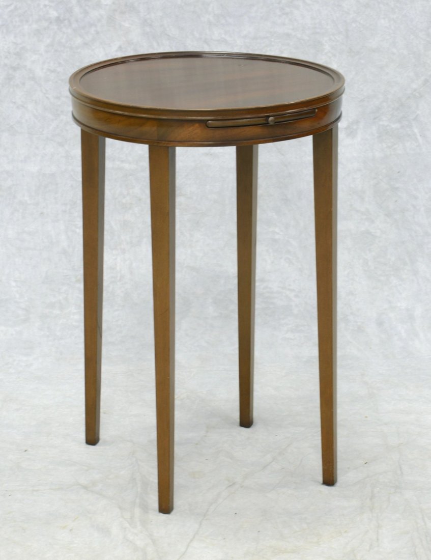 Kittinger Buffalo round occasional table with candle (1 of 2)