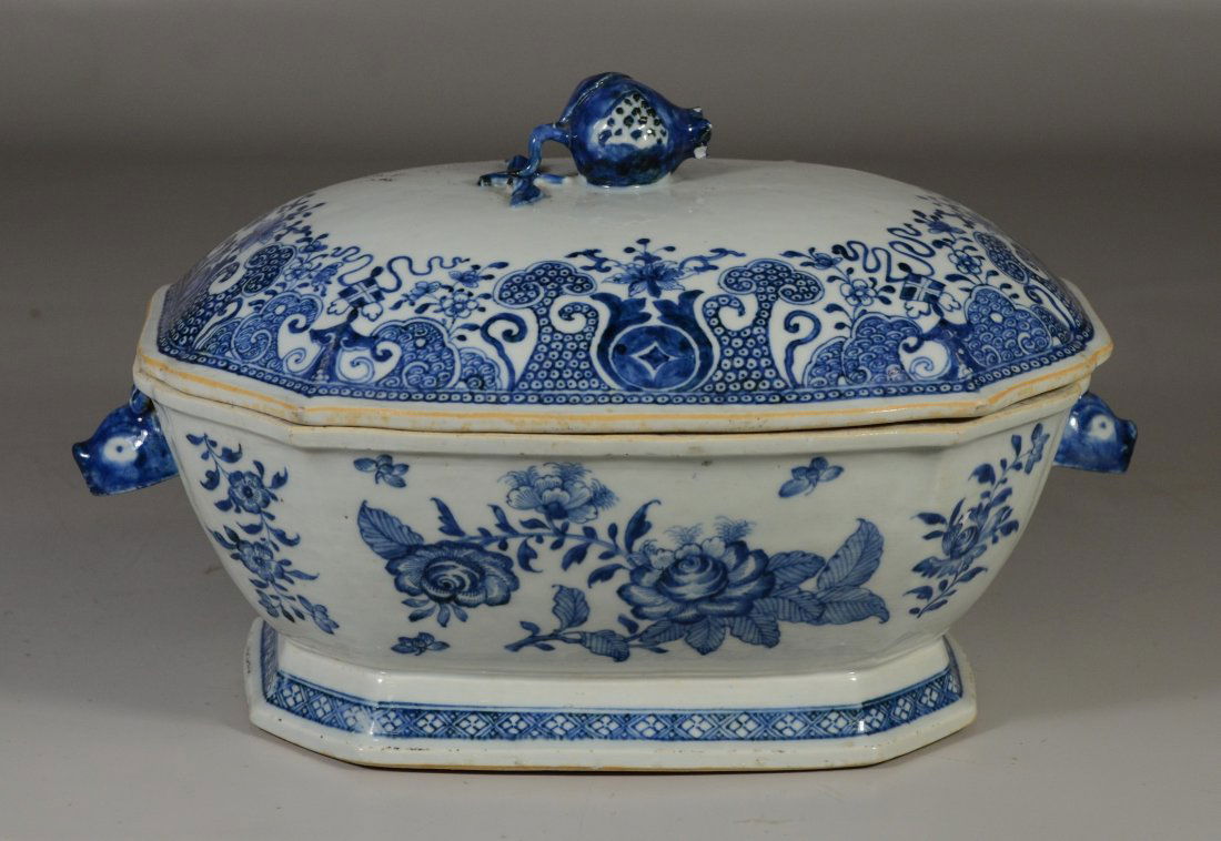 Chinese Export porcelain blue & white covered tureen, (1 of 7)