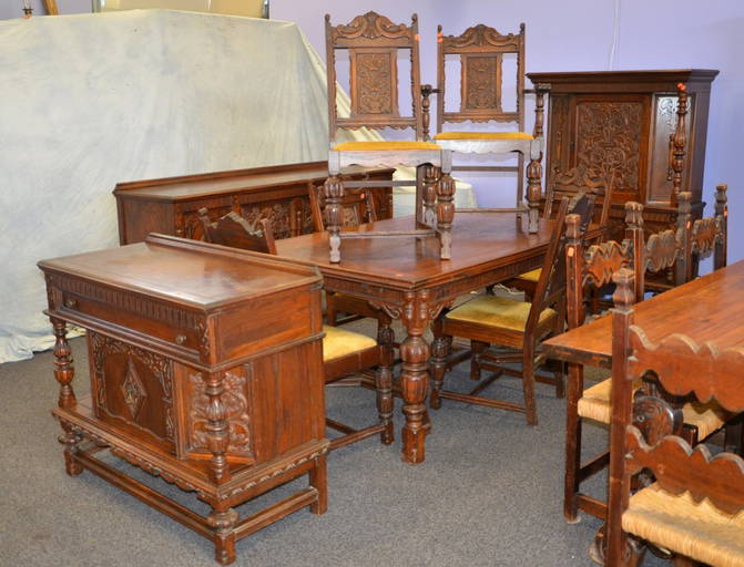 10 Pc Oak Jacobean Dining Room Set, Carved Blind Door