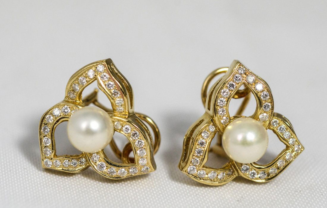 Pr custom made 14K YG diamond and pearl earrings, an 8 (1 of 2)