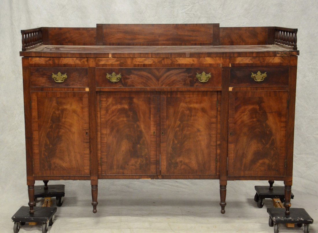 Mahogany Philadelphia Sheraton sideboard with (1 of 6)