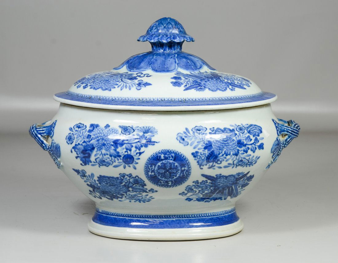 Chinese Export blue & white Fitzhugh pattern tureen, (1 of 7)