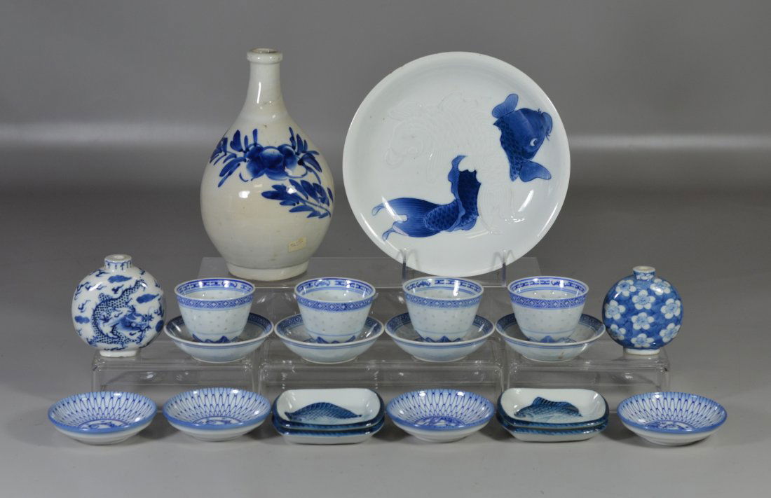 20 Pieces of Asian blue and white porcelain to include (1 of 4)