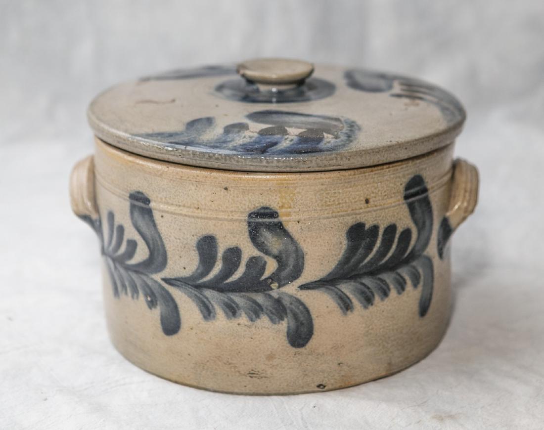 Blue decorated stoneware butter crock with lid, Richard (1 of 4)