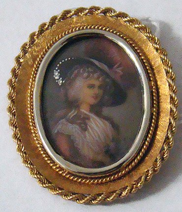 18KT Y.G. HAND PAINTED PORTRAIT PENDANT