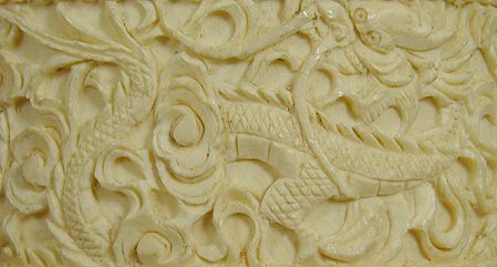 SUPERB ANTIQUE IVORY CARVED BOX - 3