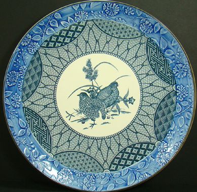 LARGE VINTAGE ORIENTAL BLUE AND WHITE CHARGER