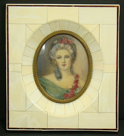 VICTORIAN PORTRAIT OF A BEAUTIFUL WOMAN