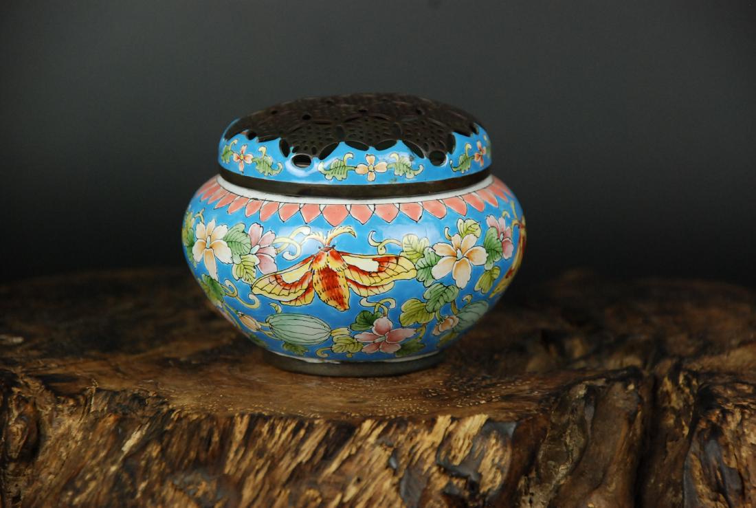 Chinese Cloisonne incense burner: Dimensions:H:5cm W:6cm