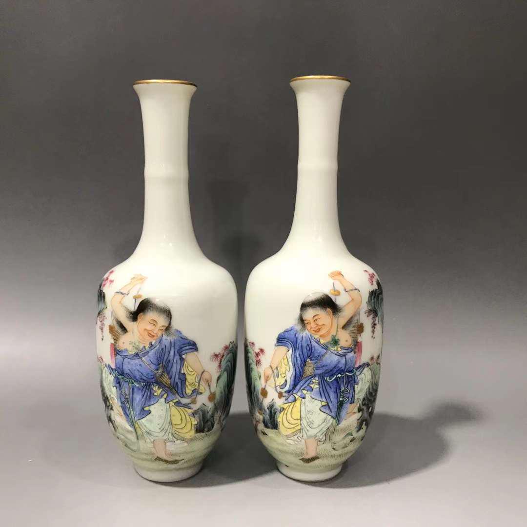 Pair of Famille rose Porcelain bangs play with golden toad flasks: Pair of Famille rose Porcelain bangs play with golden toad flasks, height 17 cm
