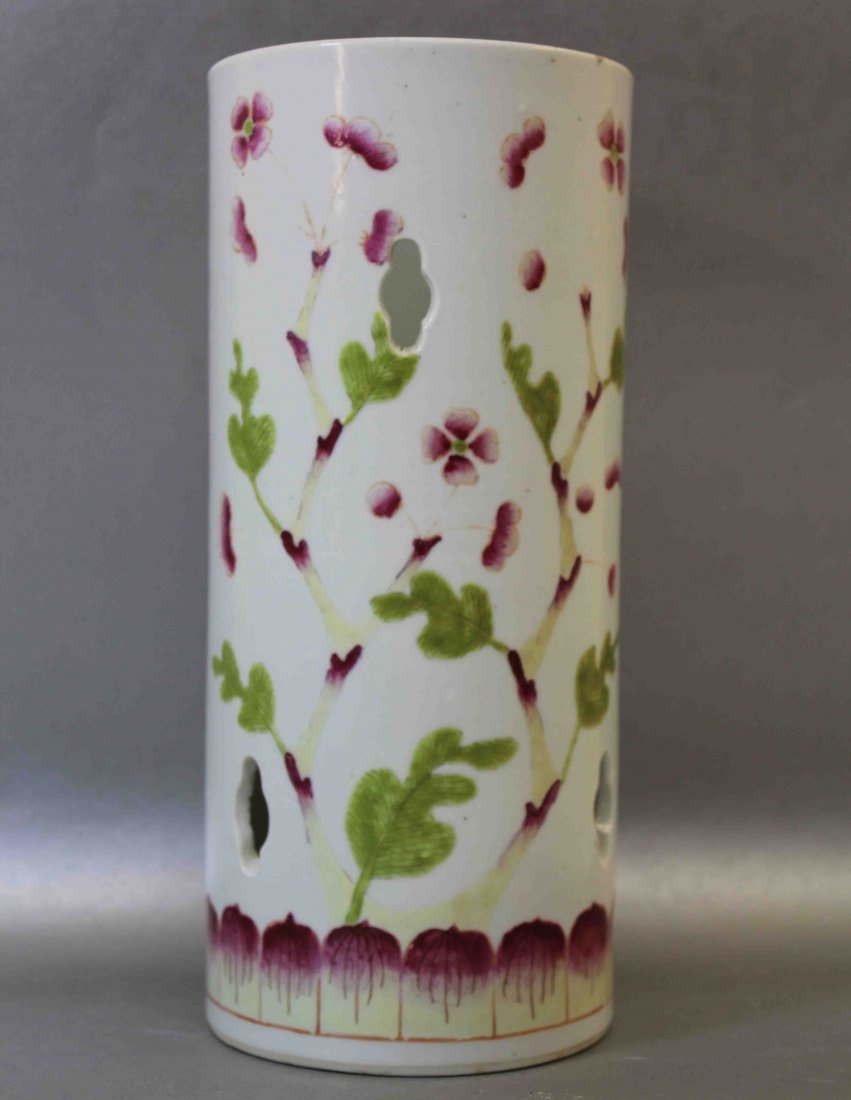 A Chinese Late Qing Dynasty Porcelain Hat Stand (1 of 3)