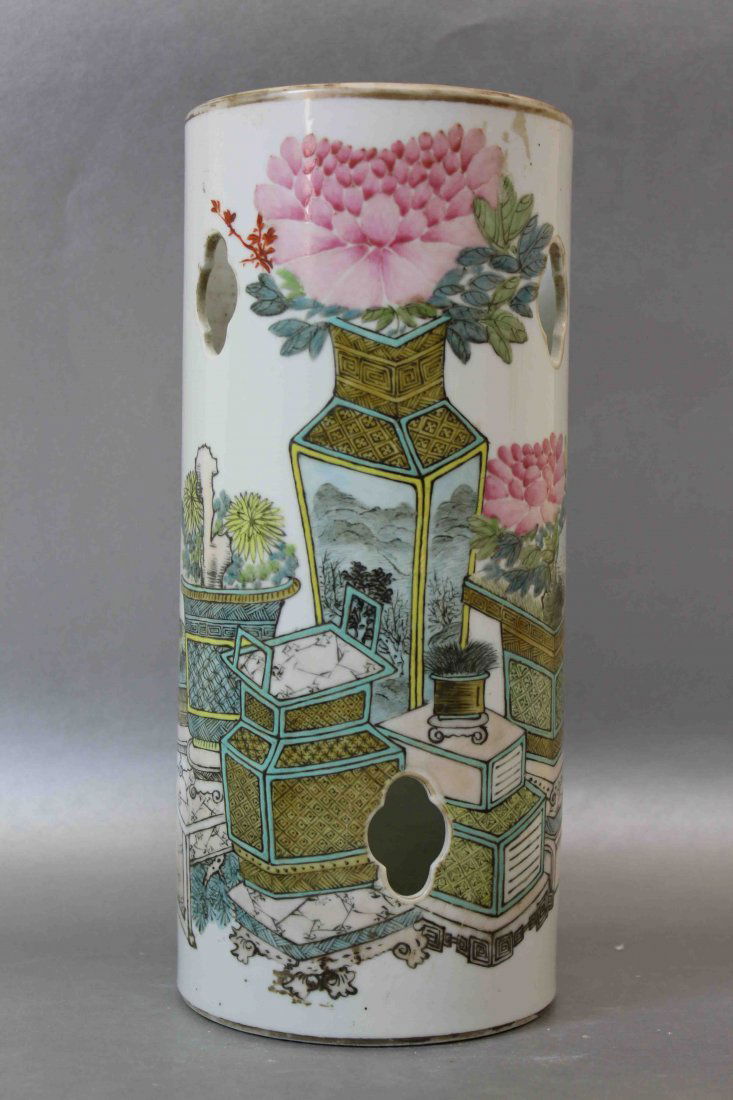 A Chinese Late Qing Dynasty Porcelain Hat Stand (1 of 4)