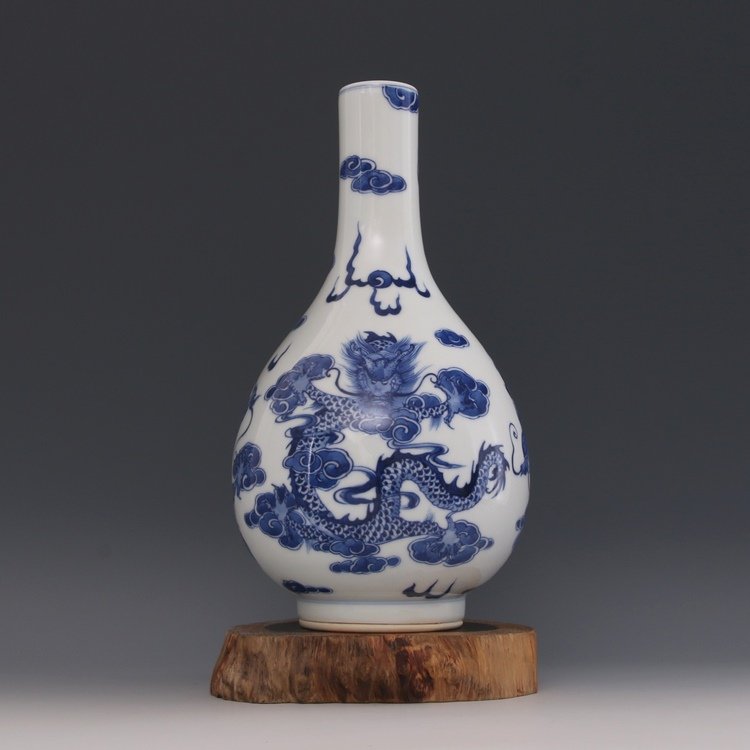 Chinese Porcelain Blue & White Vase (1 of 7)