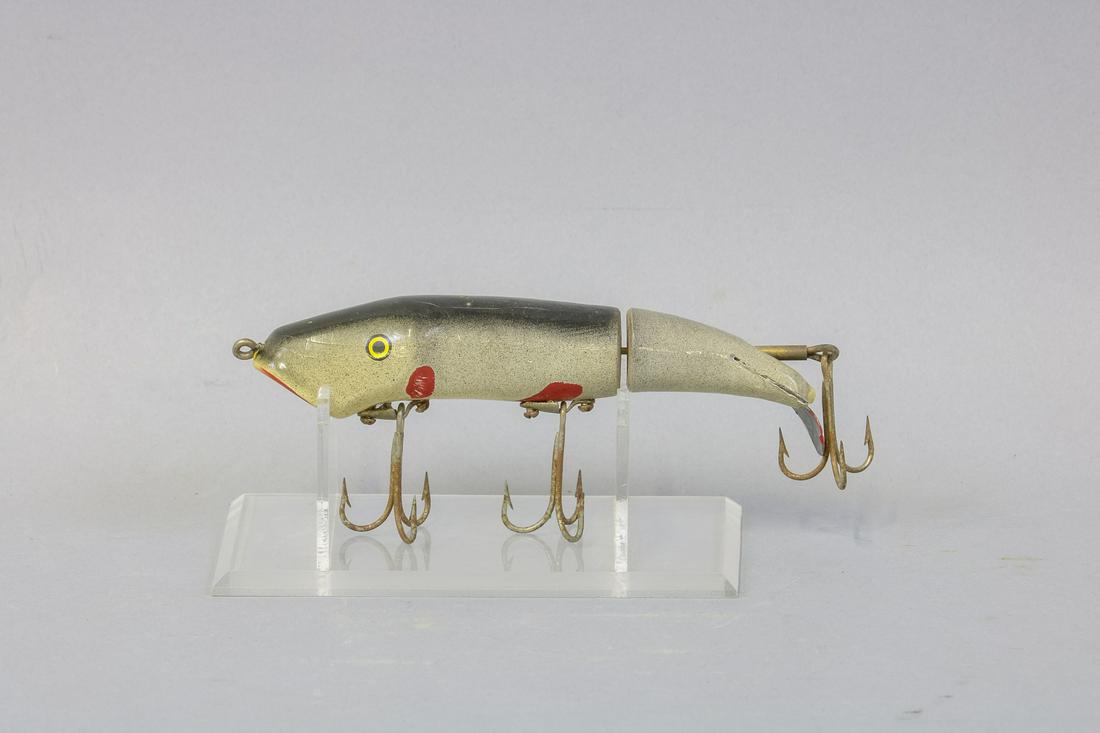 Roberts Mudpuppy Jointed Fishing Lure, 5.5"L with (1 of 4)