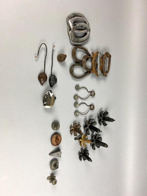 28 Vintage Decoy Weights by Various Makers, assorted (1 of 6)