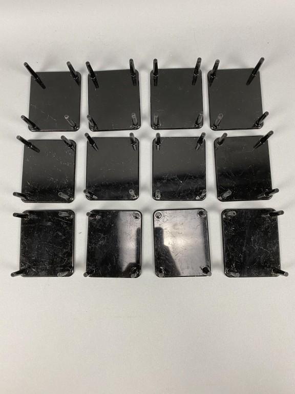 12 Plastic Decoy Stands (1 of 1)