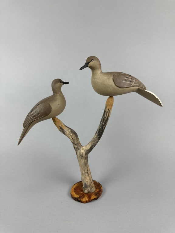 2 Barry Chauvin Dove Decoys (1 of 10)