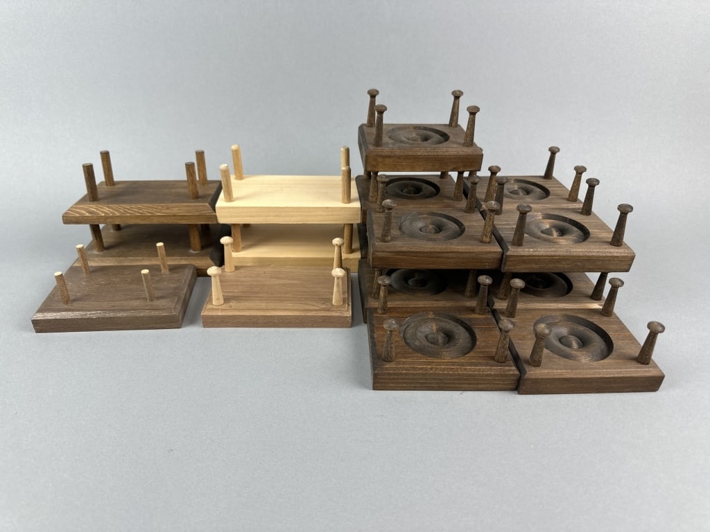 17 Wooden Decoy Stands (1 of 3)