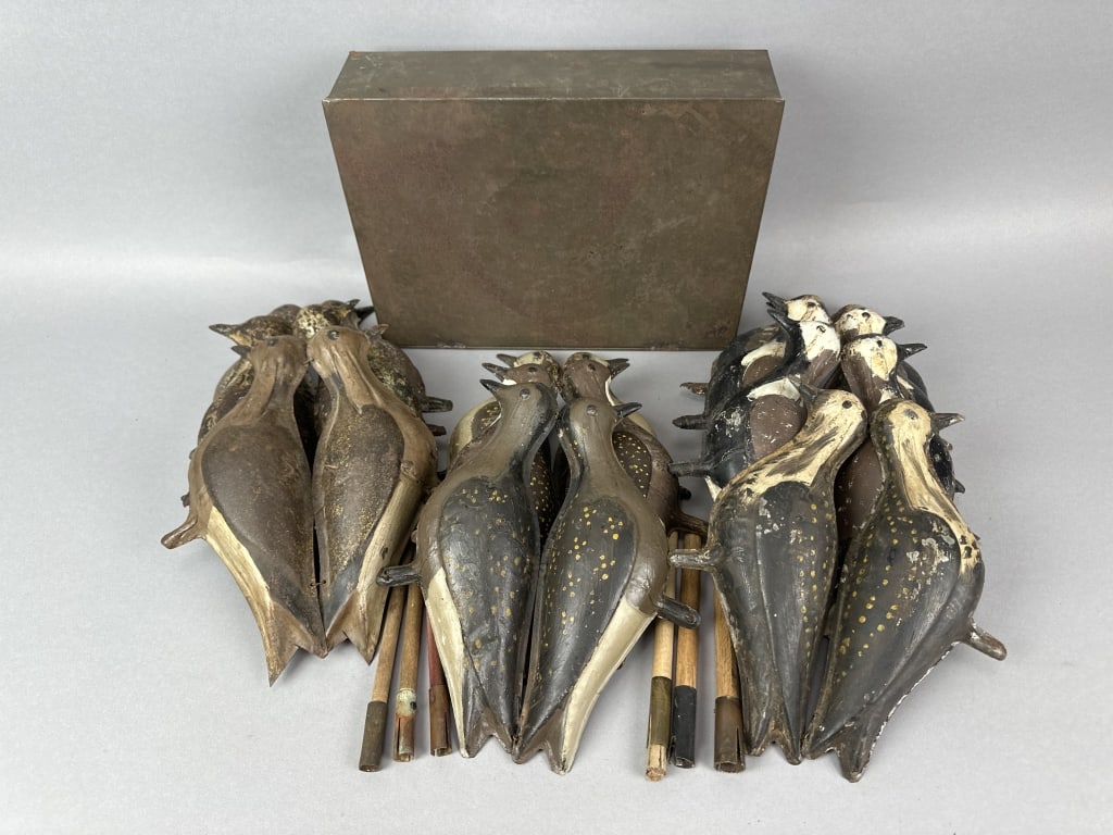10 Strater & Sohier Tinnie Shorebirds: Boston, MA, comes with original metal box & 6 wooden stakes, appear to be in good condition, shorebirds are 9.5"L, case is 12"L x 3.5"T x 9"W, est. 300-600