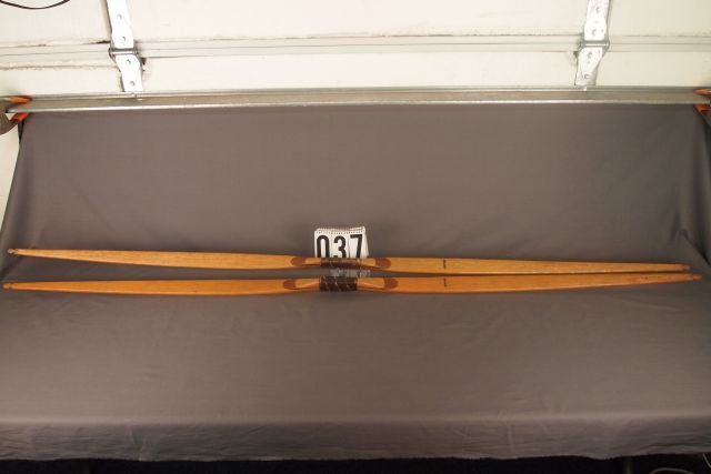 Lot of 2 Ben Pearson Vintage Wood Long Bows: Lot of 2 Ben Pearson Vintage Wood Long Bows