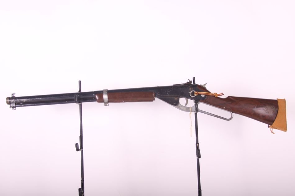 Daisy Red Ryder Carbine Mdl 94 BB Gun,Lever Action,: Daisy Red Ryder Carbine Mdl 94 BB Gun,Lever Action, Plastic Stock, Licensed By Stephen Slesinger of NY, Made by Daisy in Plymouth, MI, Pat. 1,062,855 - 2,226,620, Fires