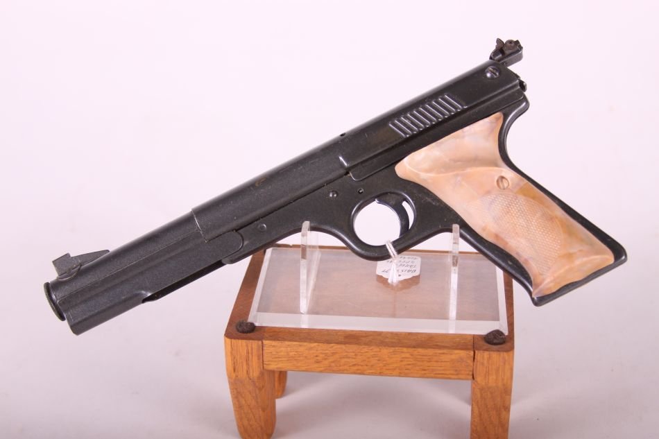 Daisy No. 177 Target Special BB Gun, Cal. 177, Plastic: Daisy No. 177 Target Special BB Gun, Cal. 177, Plastic Stock, Pat. 2,758,586-2,724,897, Rogers Ark.