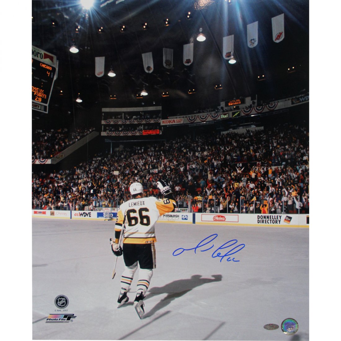 Mario Lemieux Skating Towards Crowd Vertical 16x20 Phot: Mario Lemieux Skating Towards Crowd Vertical 16x20 Photo