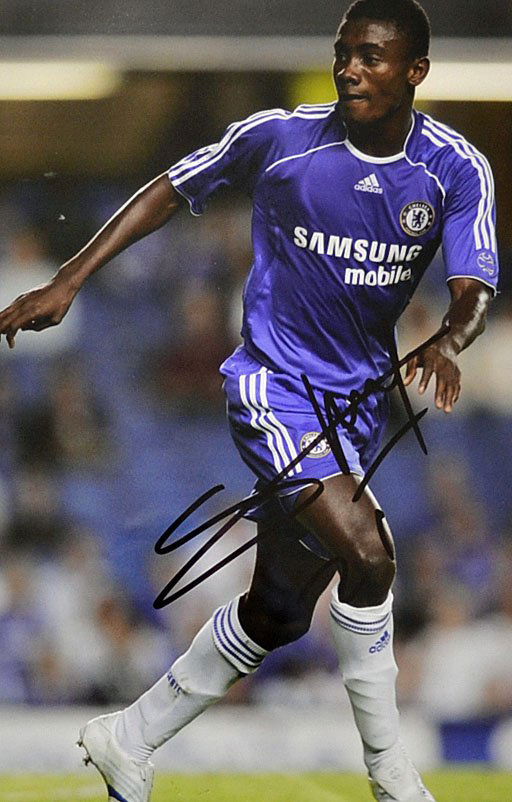 Solomon Kalou signed colour photograph in Chelsea (1 of 1)
