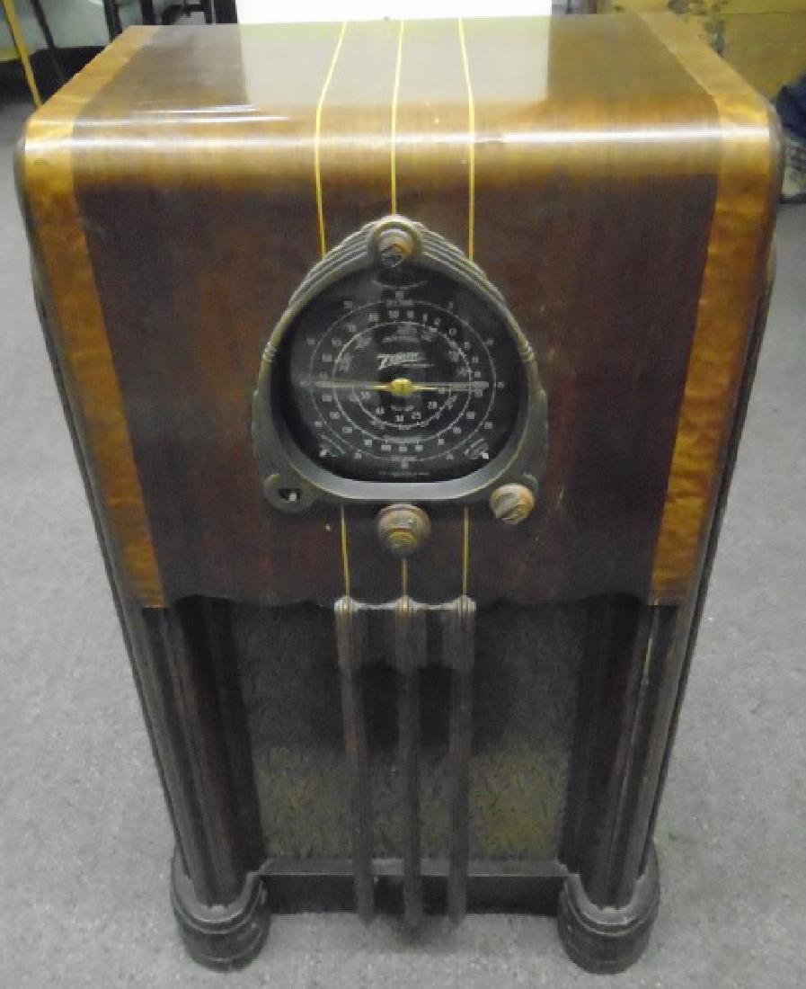 Zenith Console Radio (1 of 1)