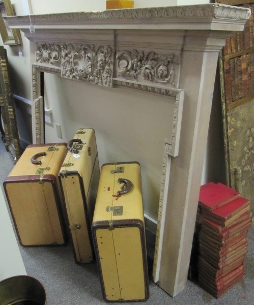 Very Nicely Carved Mantel with damage to Top right (1 of 4)