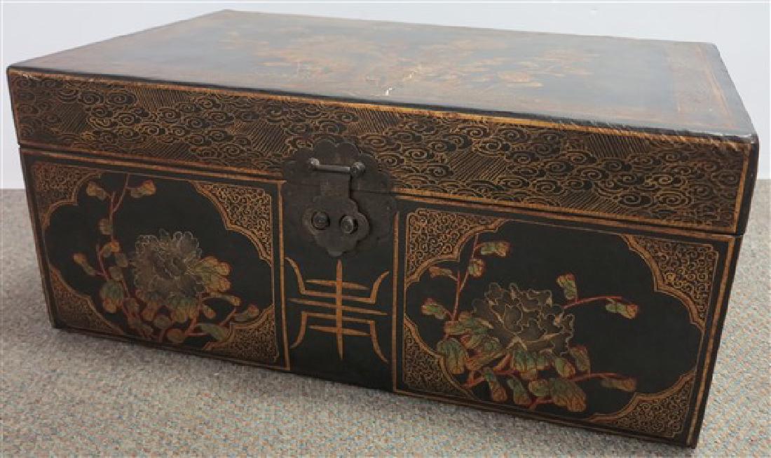 Decorated 2 Handle Oriental Box: Decorated 2 Handle Oriental Box